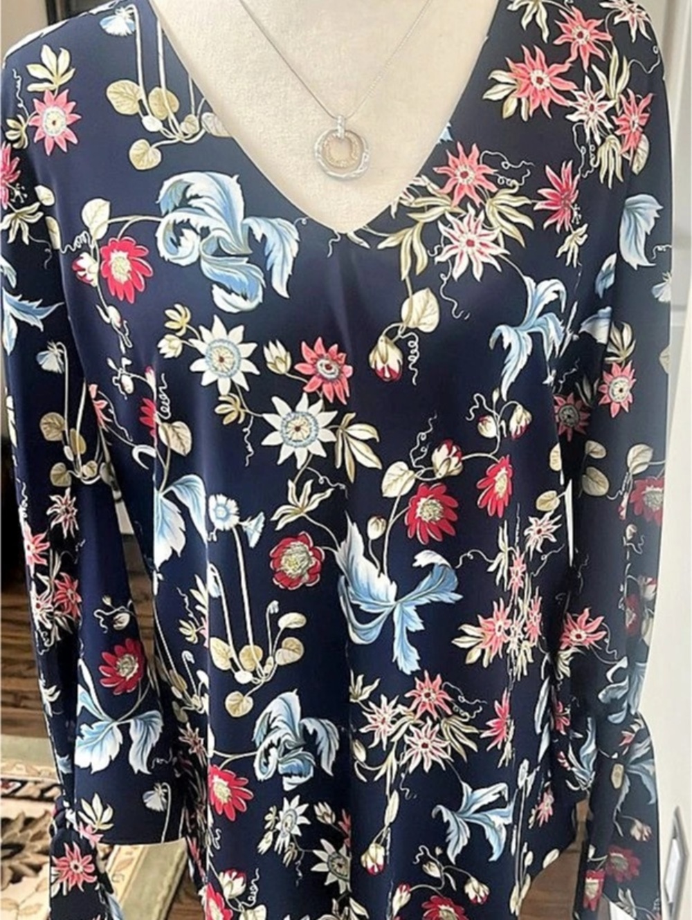 Ann Taylor Tie-Sleeve Tropical Floral V-Neck Top Blouse in Navy & Multicolor